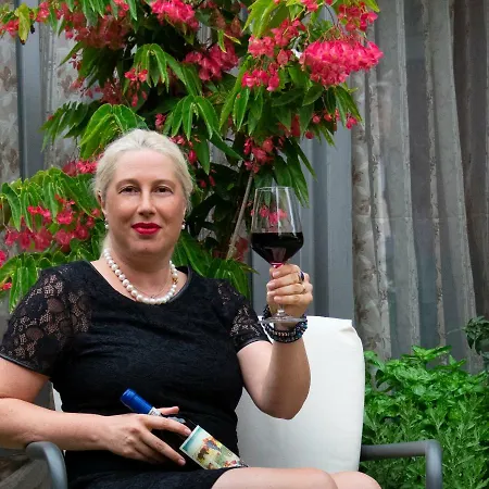 Πανσιόν Goccia Di Vino La Morra