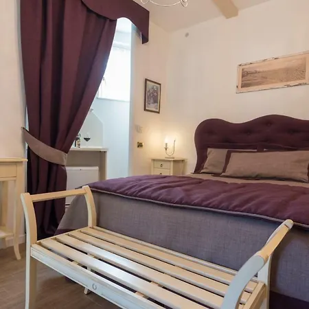 Πανσιόν Goccia Di Vino La Morra