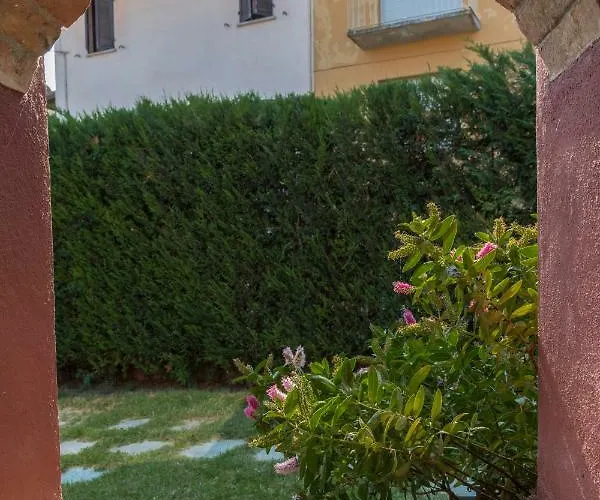 Goccia Di Vino La Morra